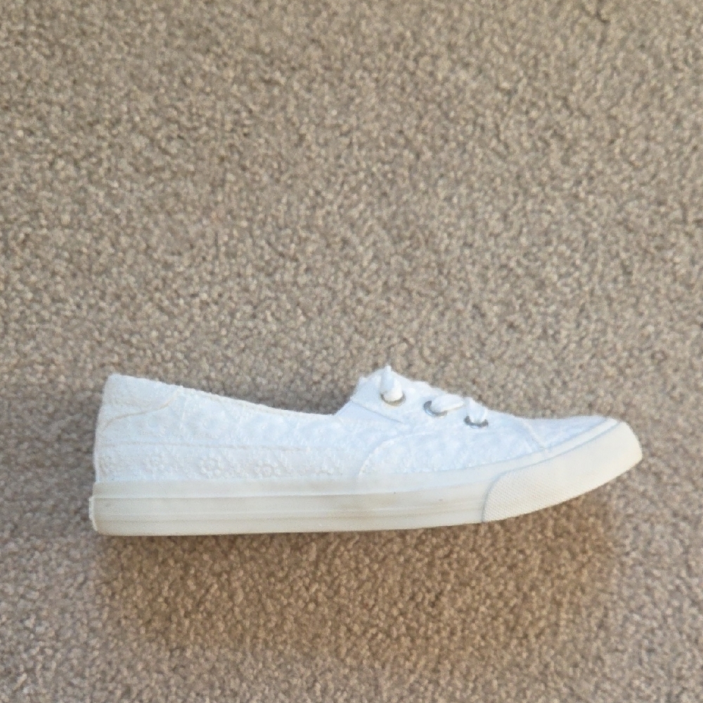 Kids White Lace Sneakers - Picture 4 of 9